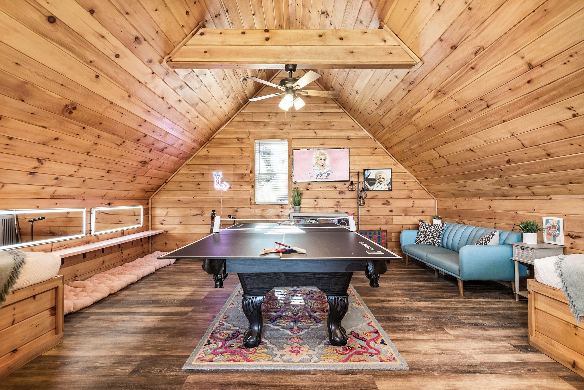 Male-Up Bar, Ping Pong, Pool