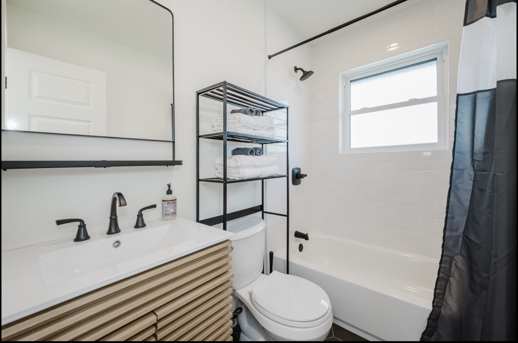 Step into this full sized bathroom for a morning refresh!