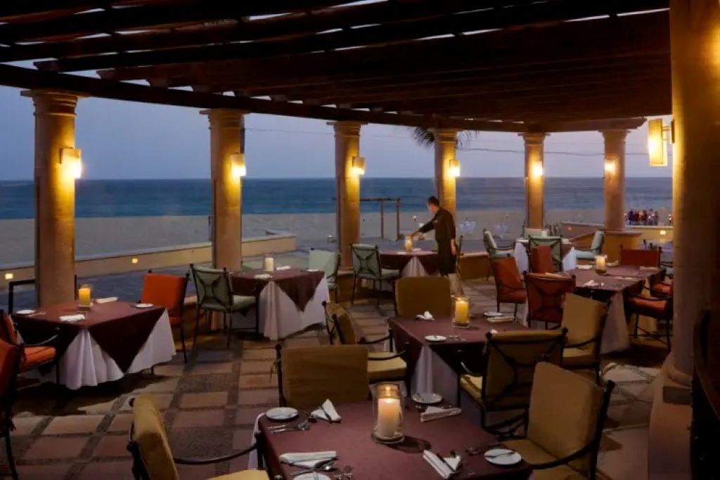 Outdoor Dining at Playa Grande, Vacation Travel Exclusives