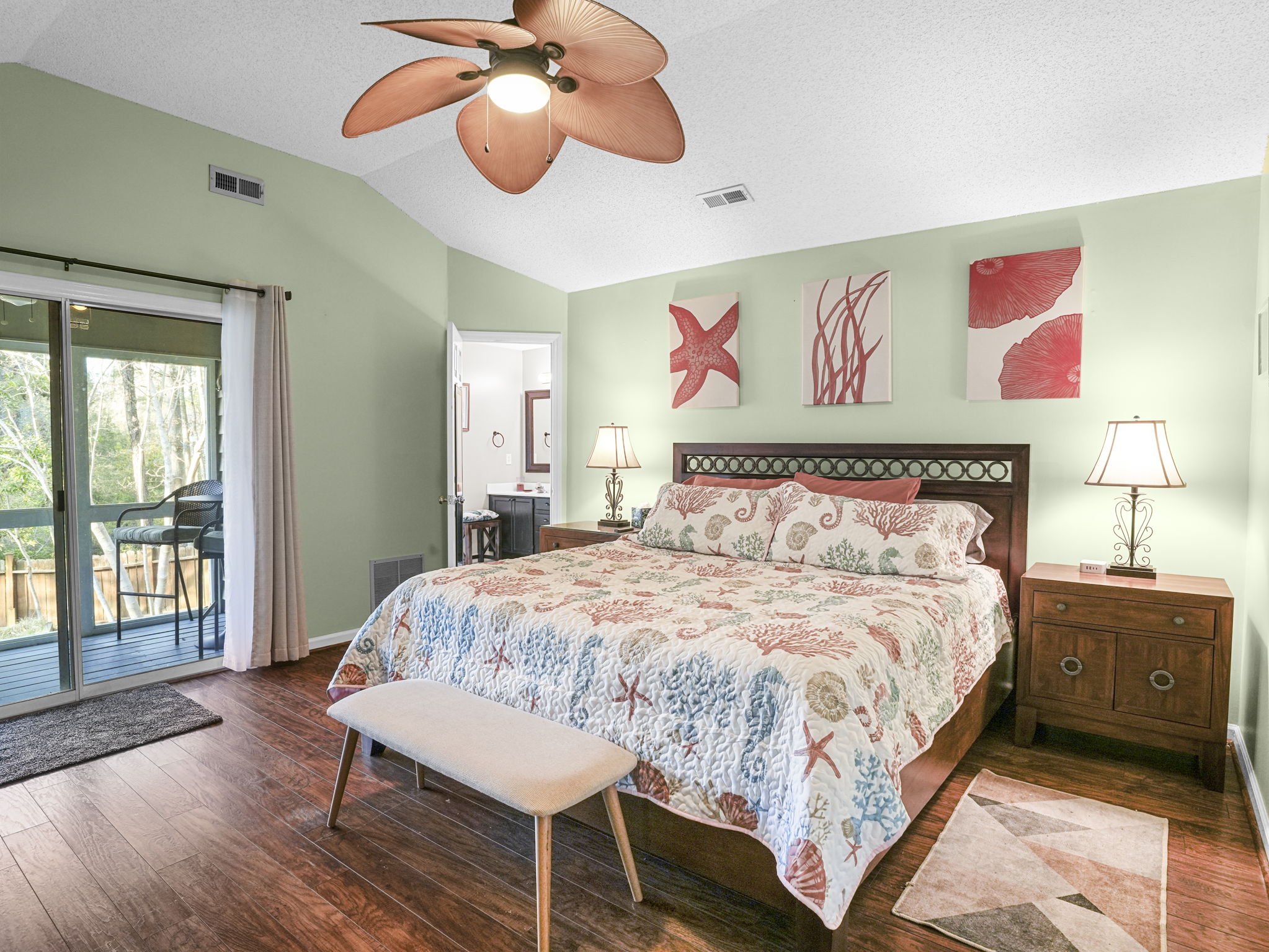 Master Bedroom, King Bed