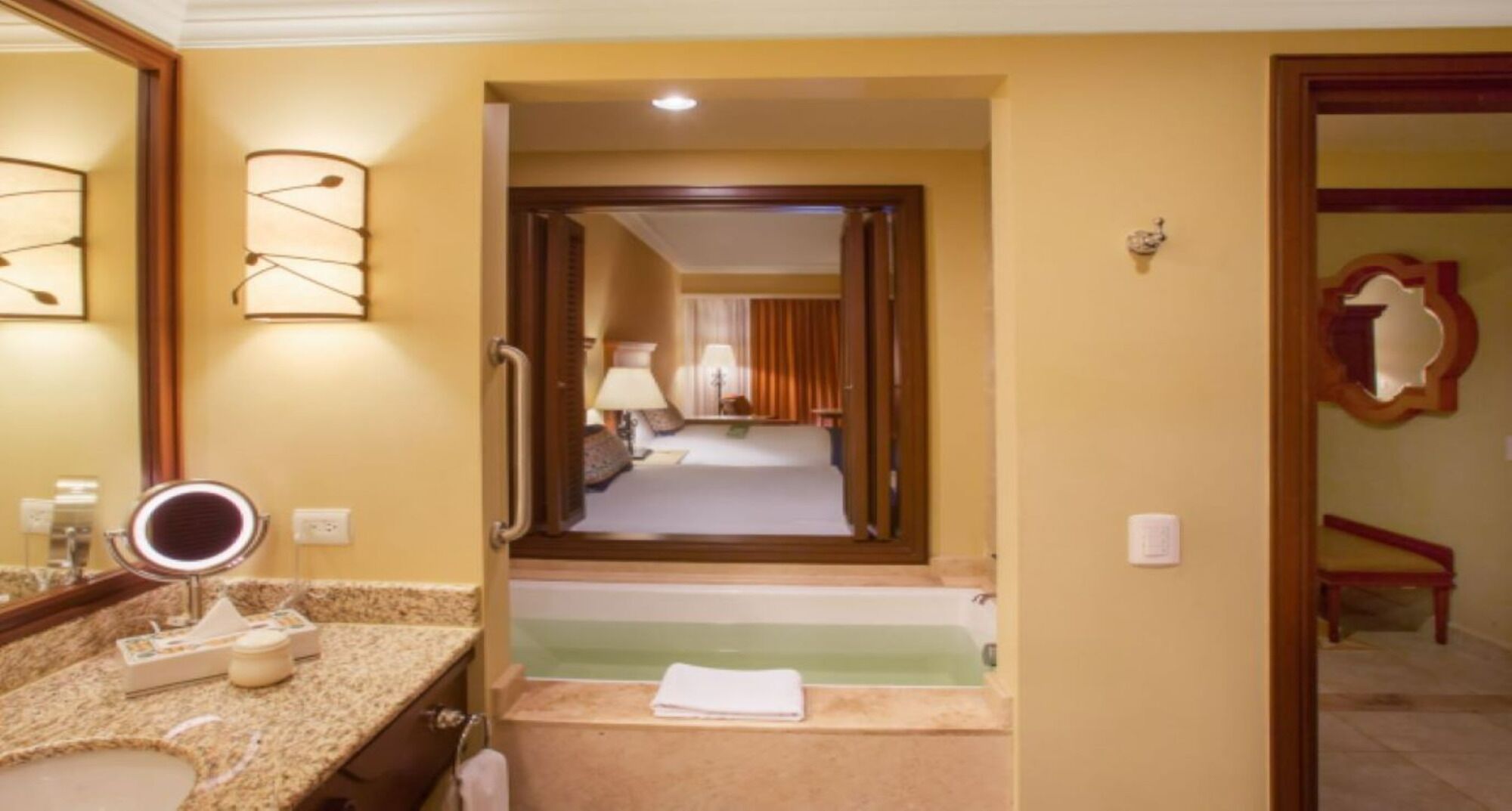 Owner Executive Suite at the Sunset Beach, Vacation Travel Exclusives