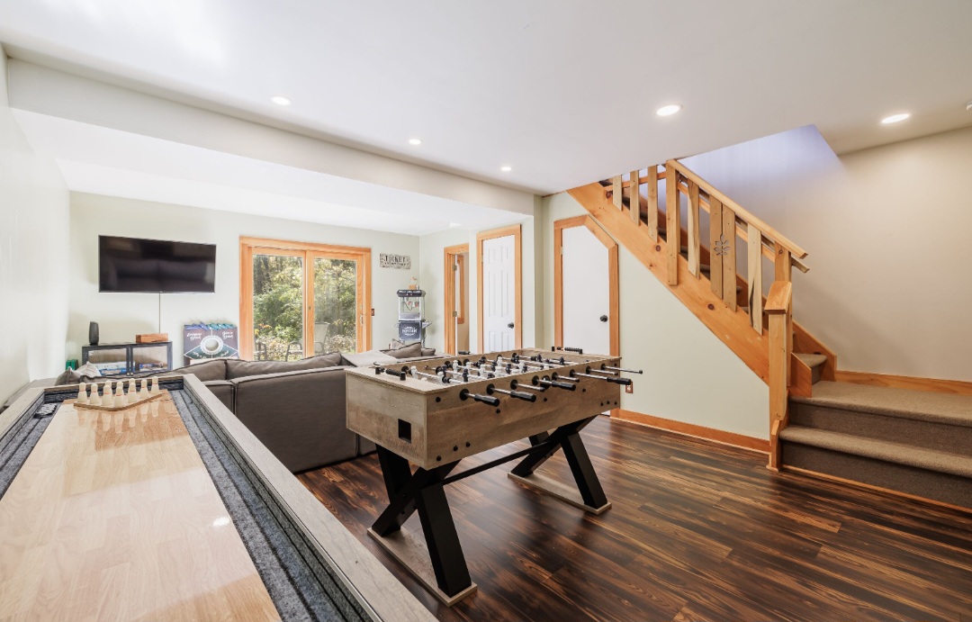 Liwer level gameroom