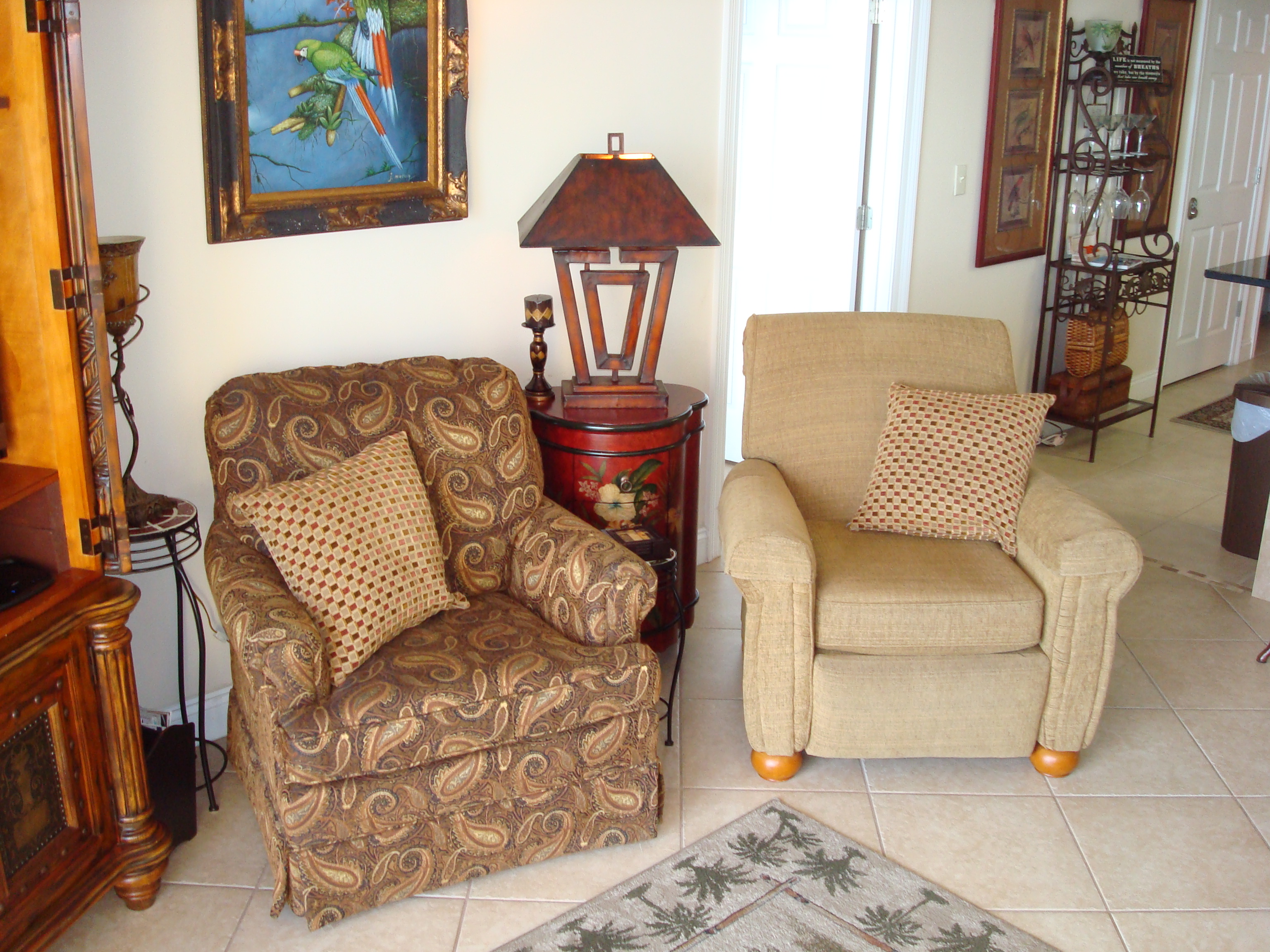 Extra seats in main living area are comfortable for family & friends