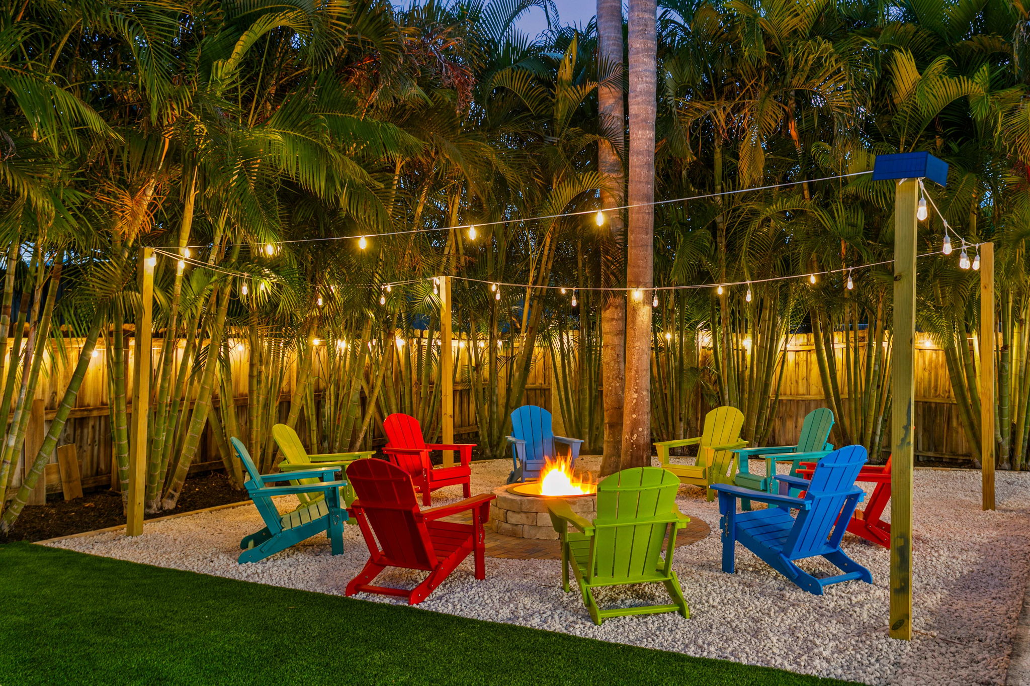 Beautiful fire pit, seats 10!