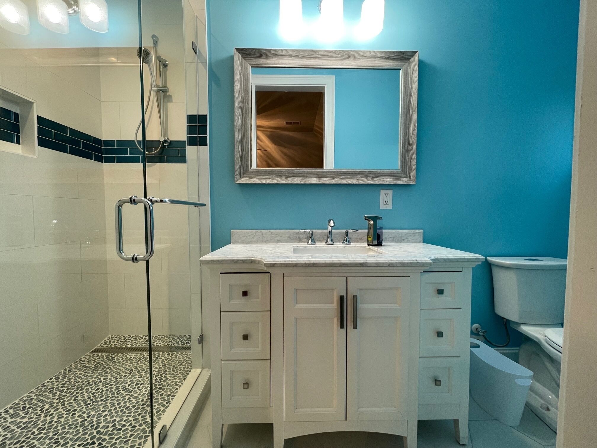 Ensuite Bath for "Starfish Wishes"  bedroom located on 2nd floor 