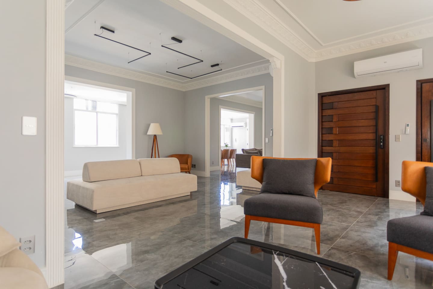 Many areas for gatherings and relaxing. 