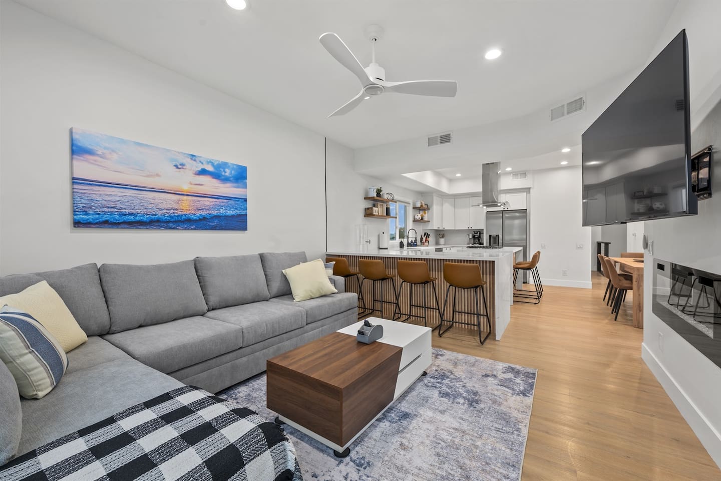 Living Room With Pull Out Queen Bed