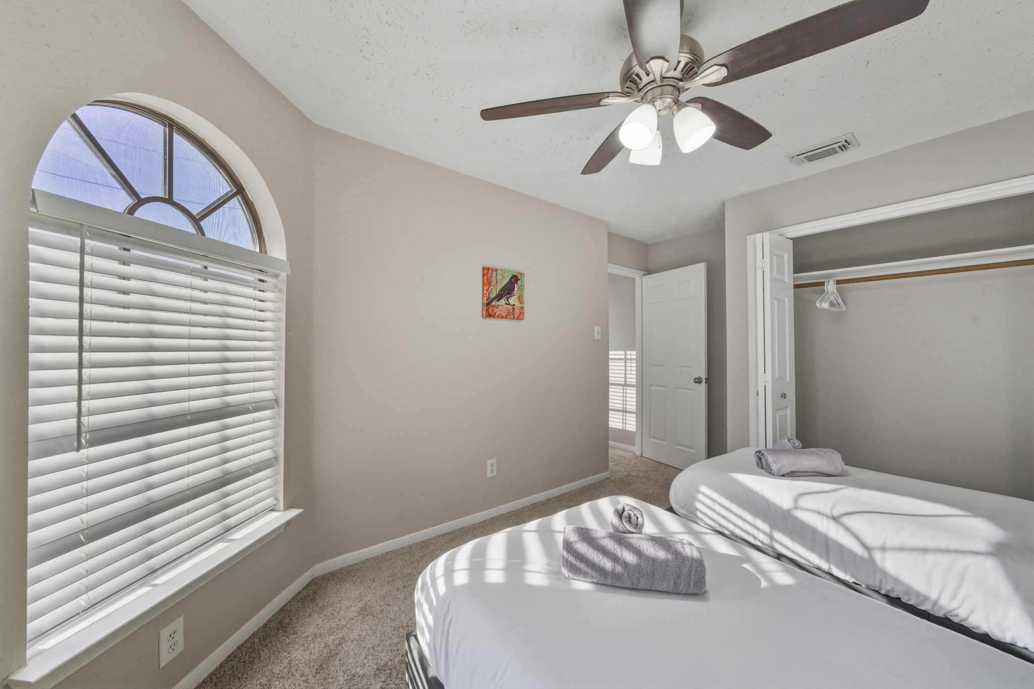 Comfortable twin room designed for flexibility.