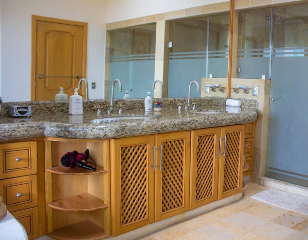 Master Suite I - Bathroom
