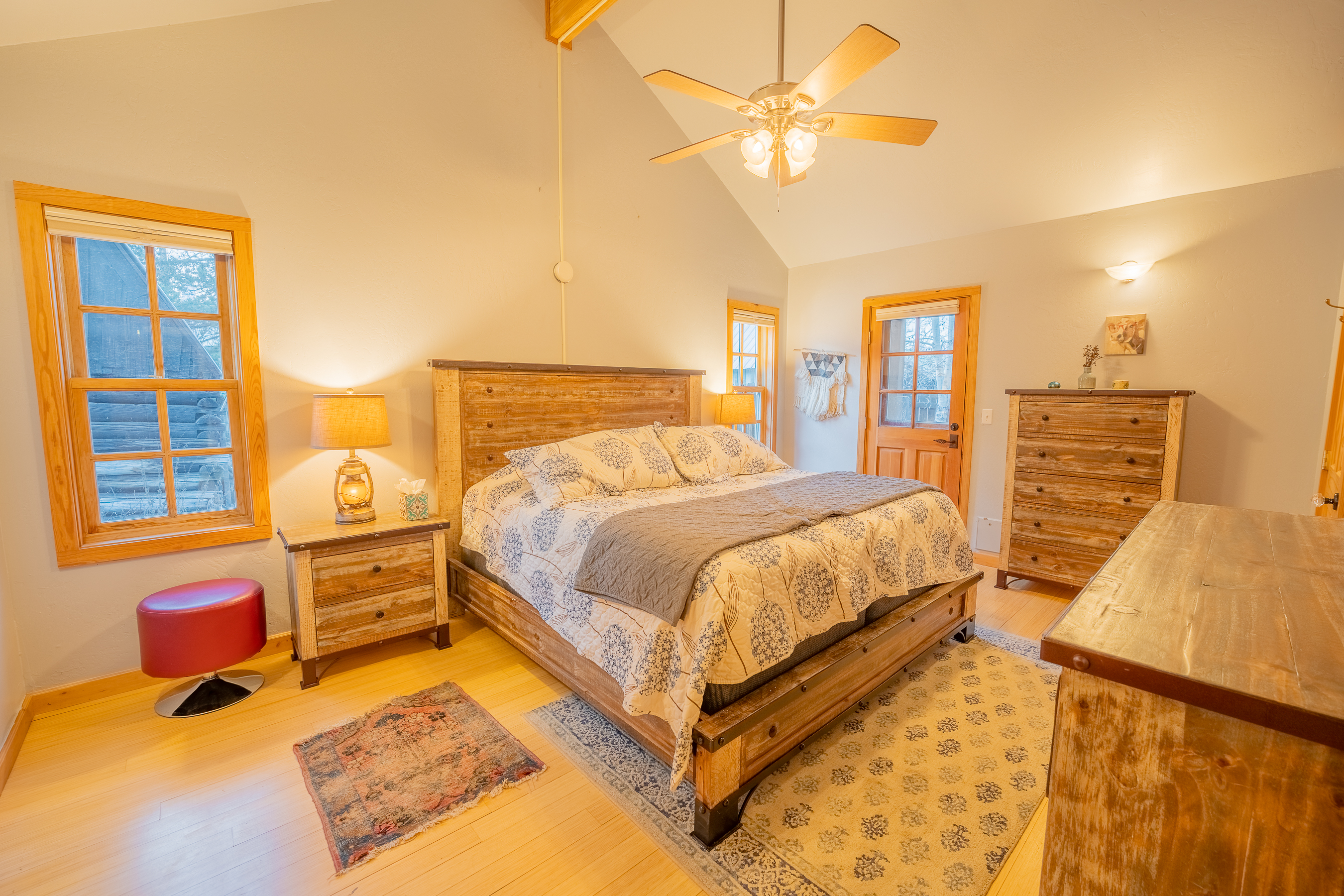 Queen bedroom