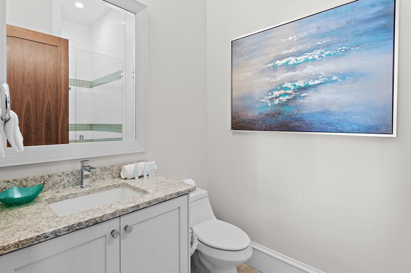 Bathroom 1 (First Floor) - Private Bathroom 
