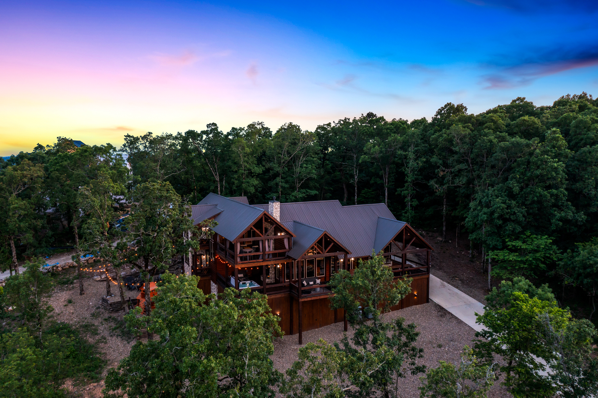 Panoramic view highlighting the cabin’s secluded luxury location