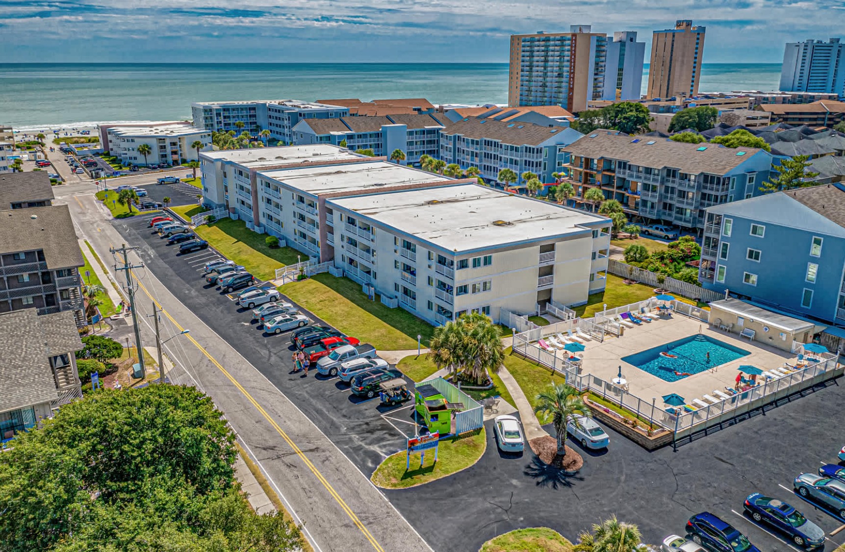 Centralized Location Between Pool and Beach