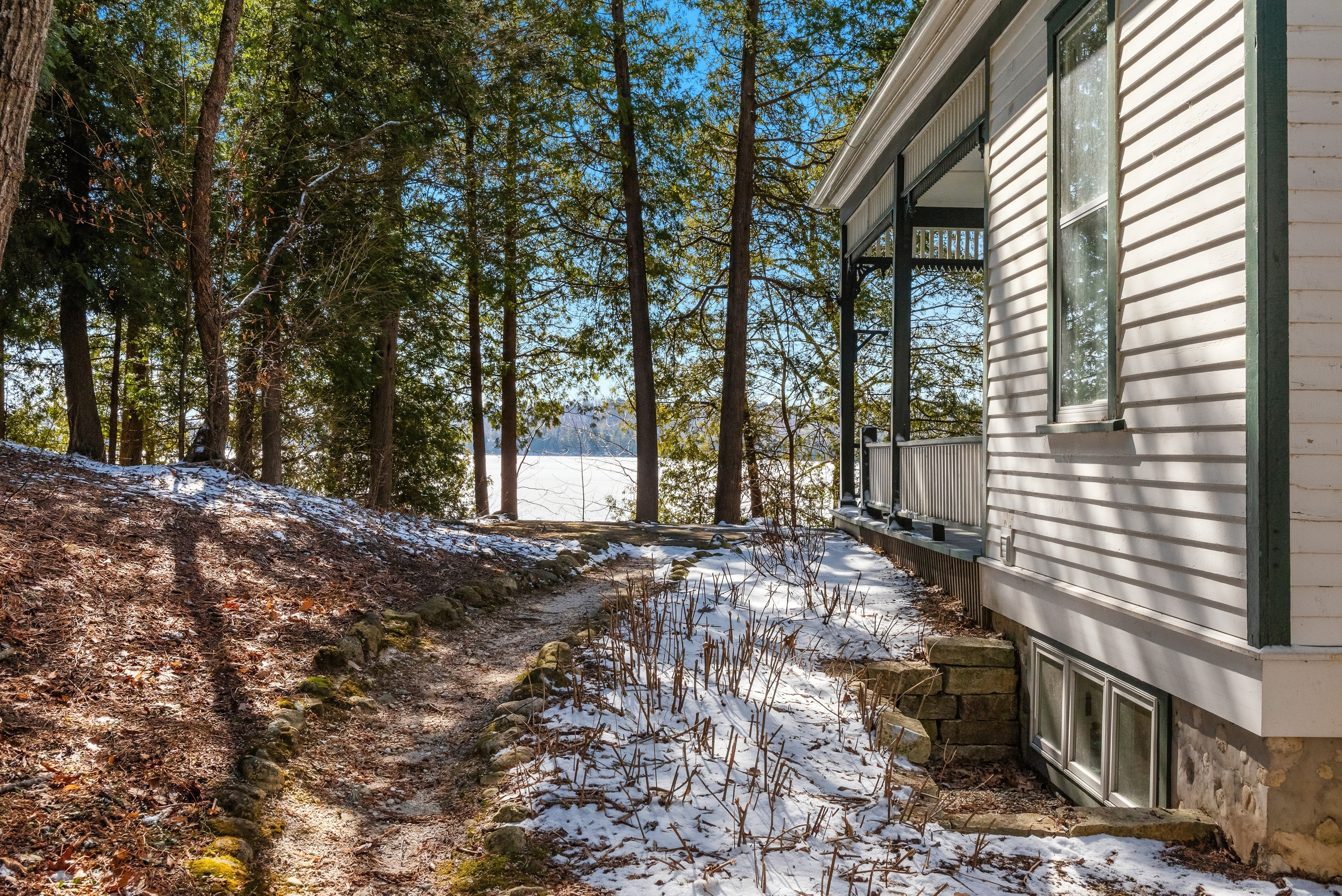 Cottage is on scenic walking path that leads to town. 