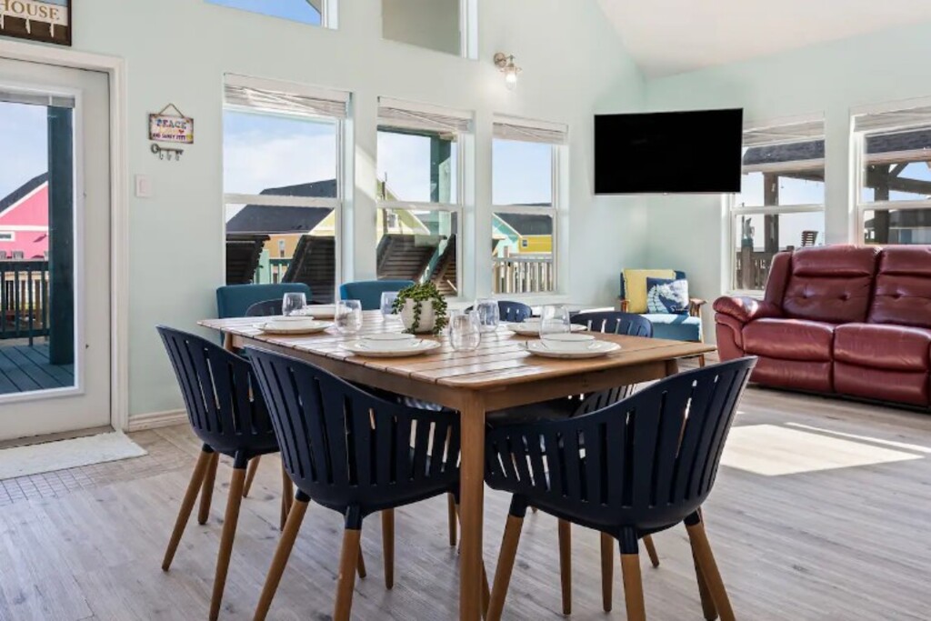 691b8d9c285c48d88bd367b1456d1190 | Beachhouse | Texas | TX | Vacation Homes | Galveston | Crystal Beach | Kokomo | Breezy Days | Beachfront Elegance | Sunrise Serenity | Southern Sands Property Management, LLC