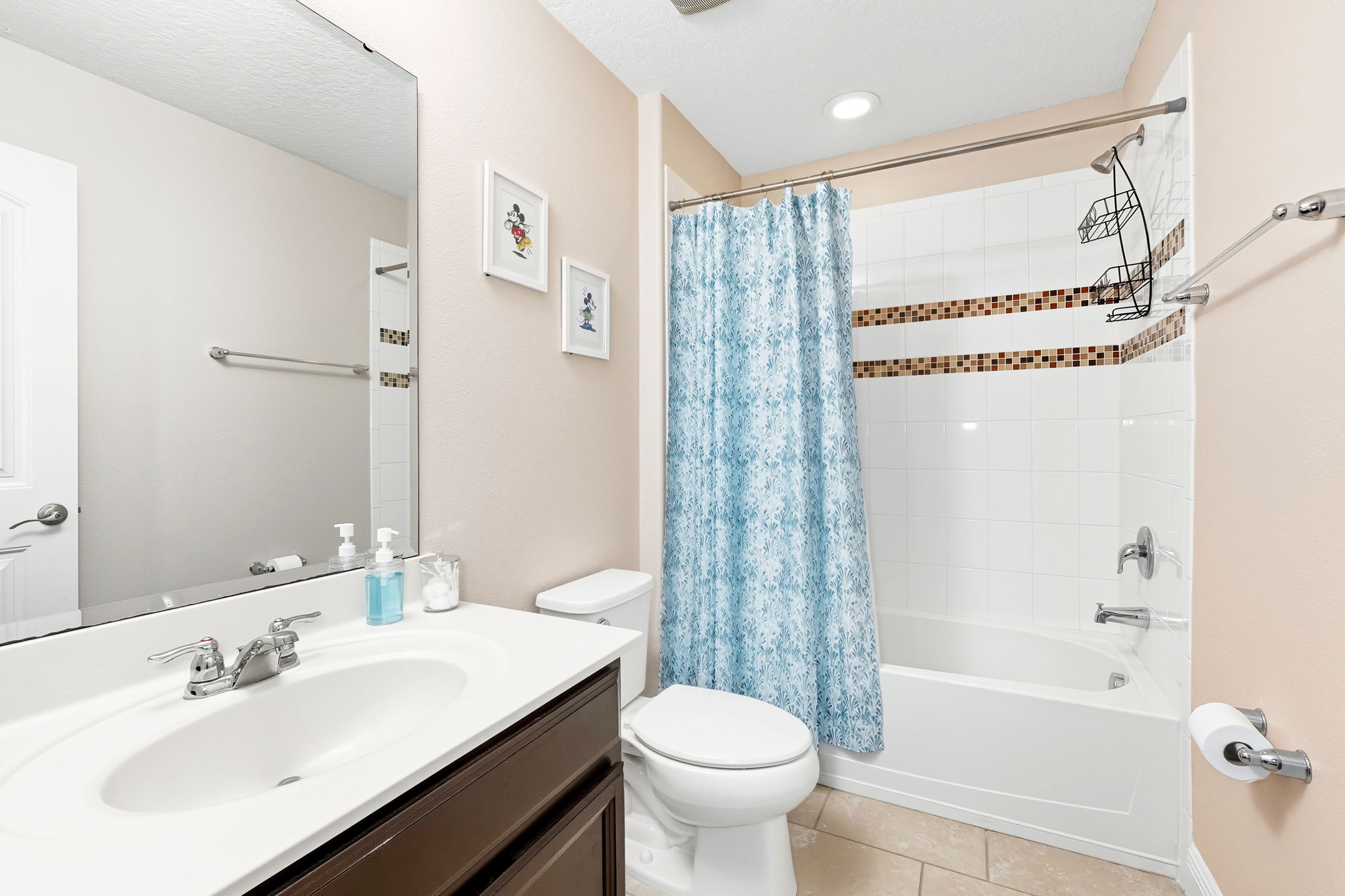 2nd floor hall full bathroom