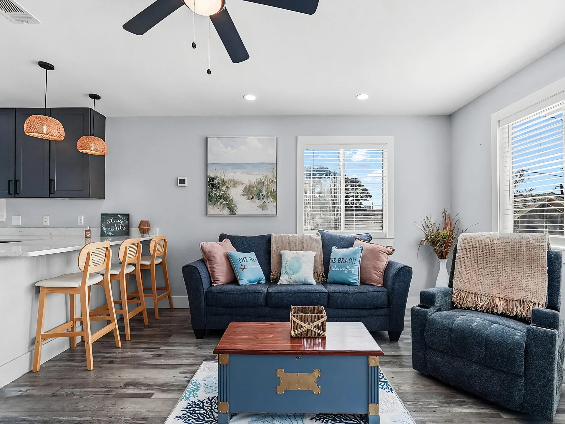 Biltmore Beach Coastal (2nd floor) living area with sofabed