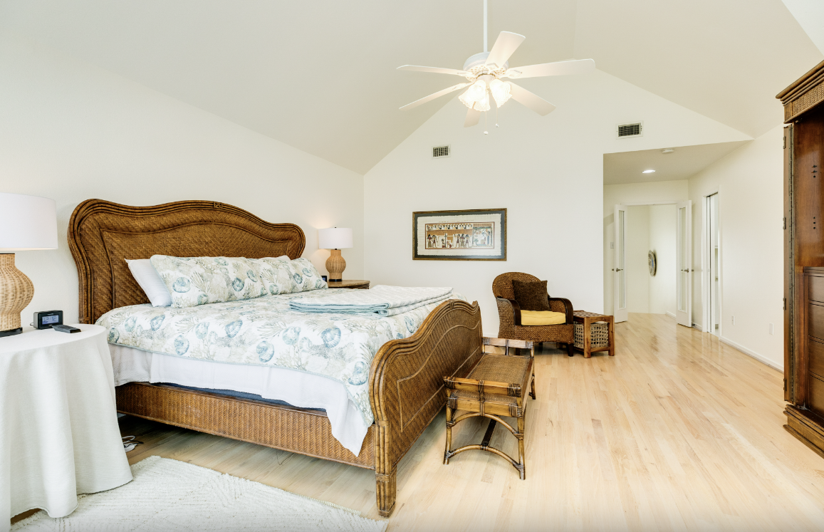 696607ac6ac04bdfa8b6f0ce82b58ee2 | Beachhouse | Texas | TX | Vacation Homes | Galveston | Crystal Beach | Kokomo | Breezy Days | Beachfront Elegance | Sunrise Serenity | Southern Sands Property Management, LLC