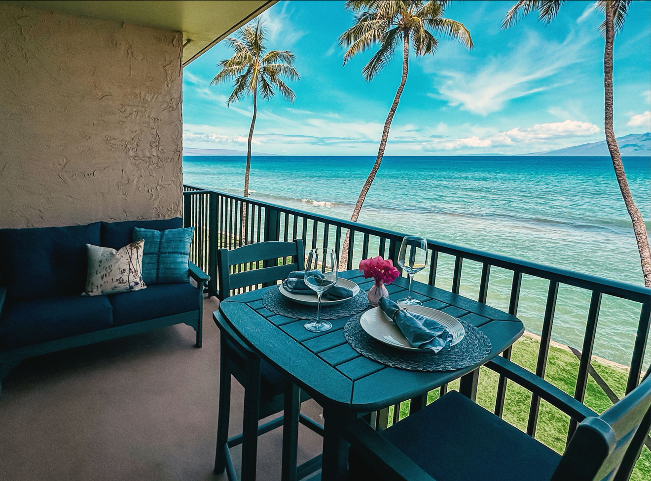 Al fresco dining with a side of endless ocean - your table for two awaits