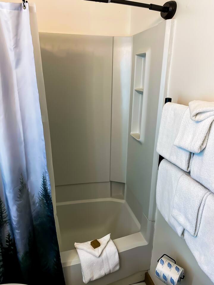 Full size tube with heated towel bar