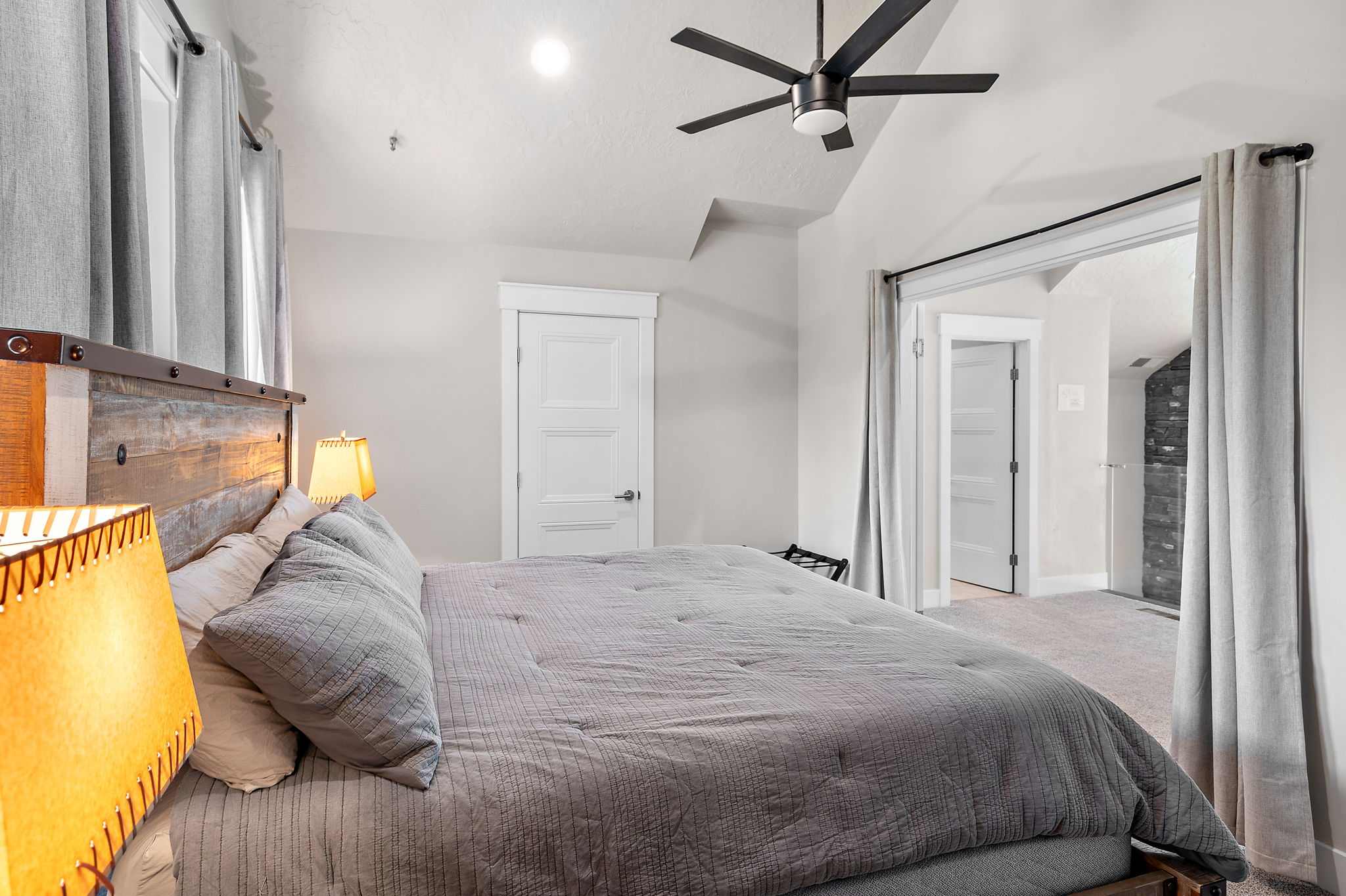 Master Bedroom w/TV
