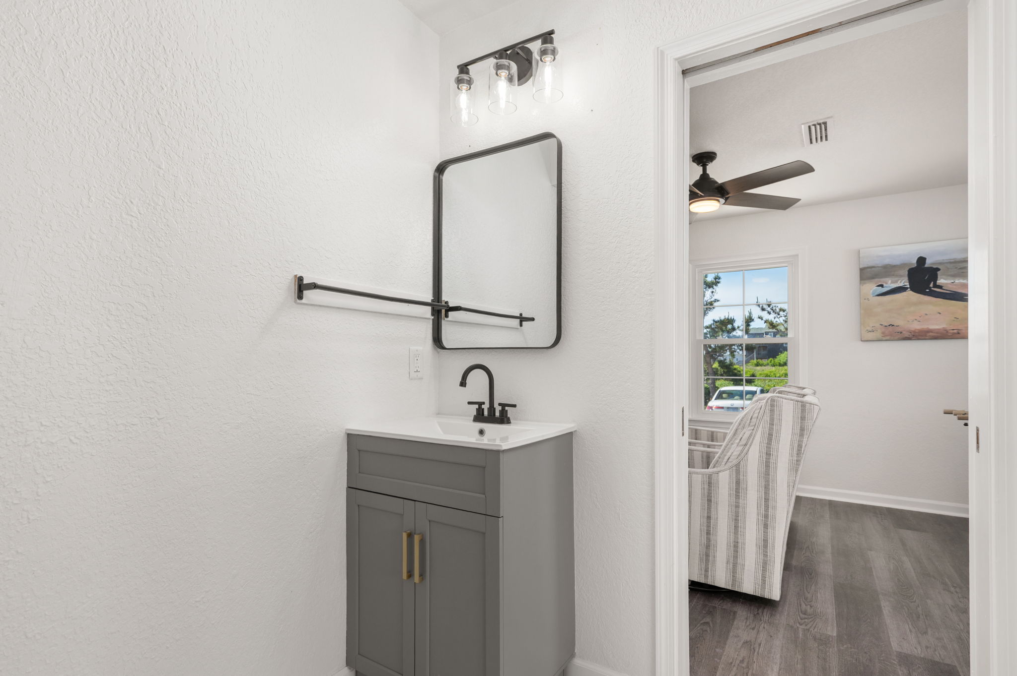 Coastline Haven — Full Bath (2)