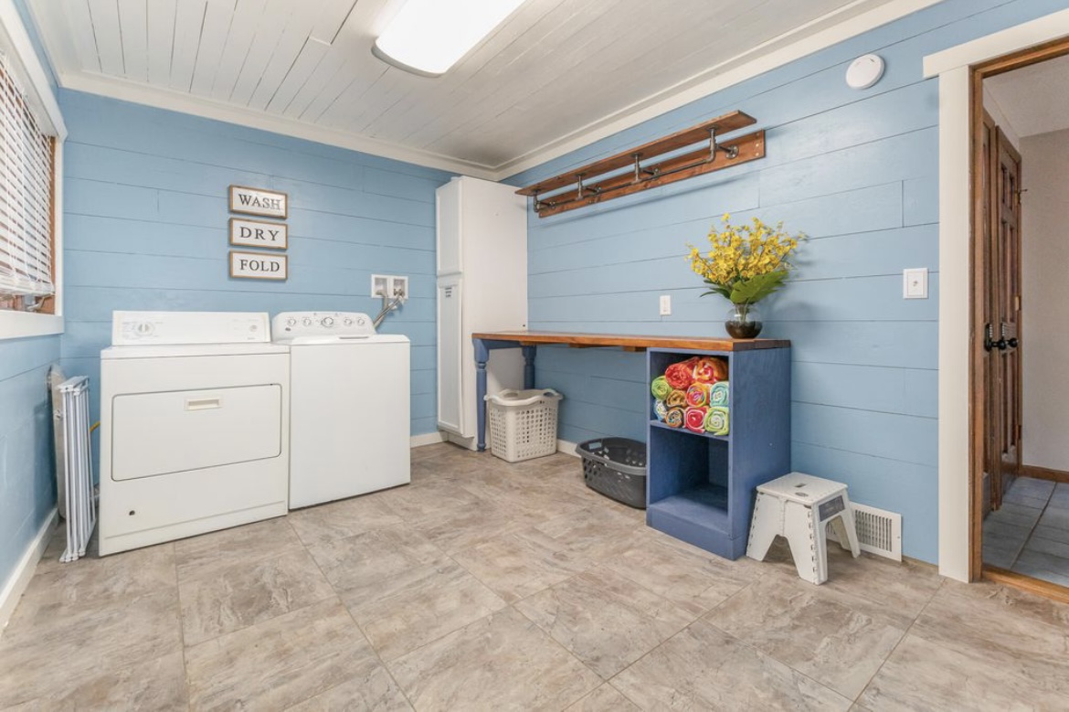 Take advantage of the convenience of a full size washer and dryer during your stay! Off of the kitchen, you will find a large laundry room. 