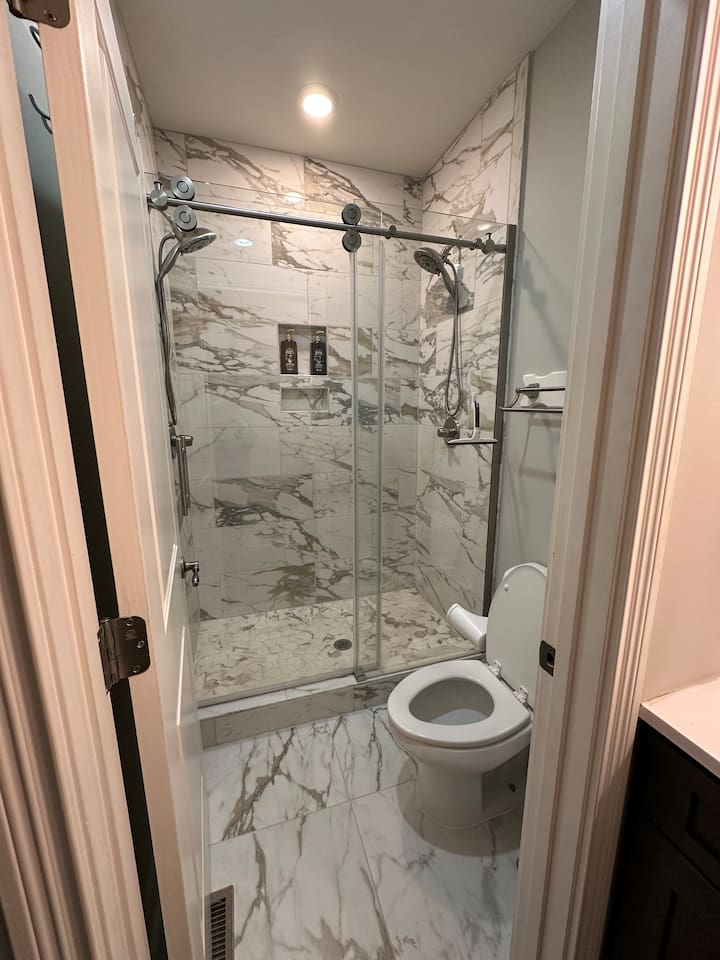 King room ensuite bathroom on main level