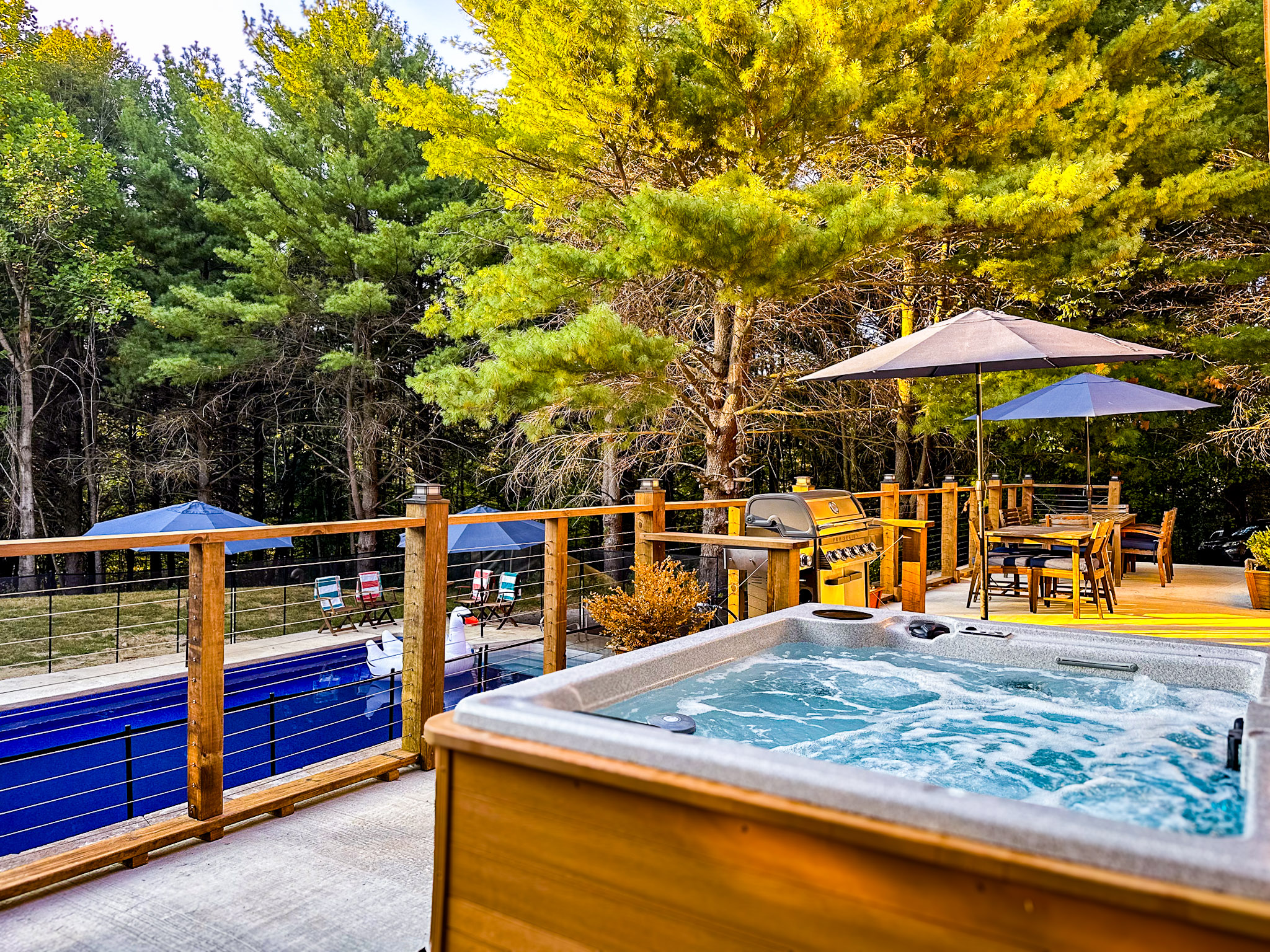Cap off the evening with a soak in the 6-person hot tub. Located on the patio overlooking the pool, it’s the perfect spot for stargazing after the sun goes down.