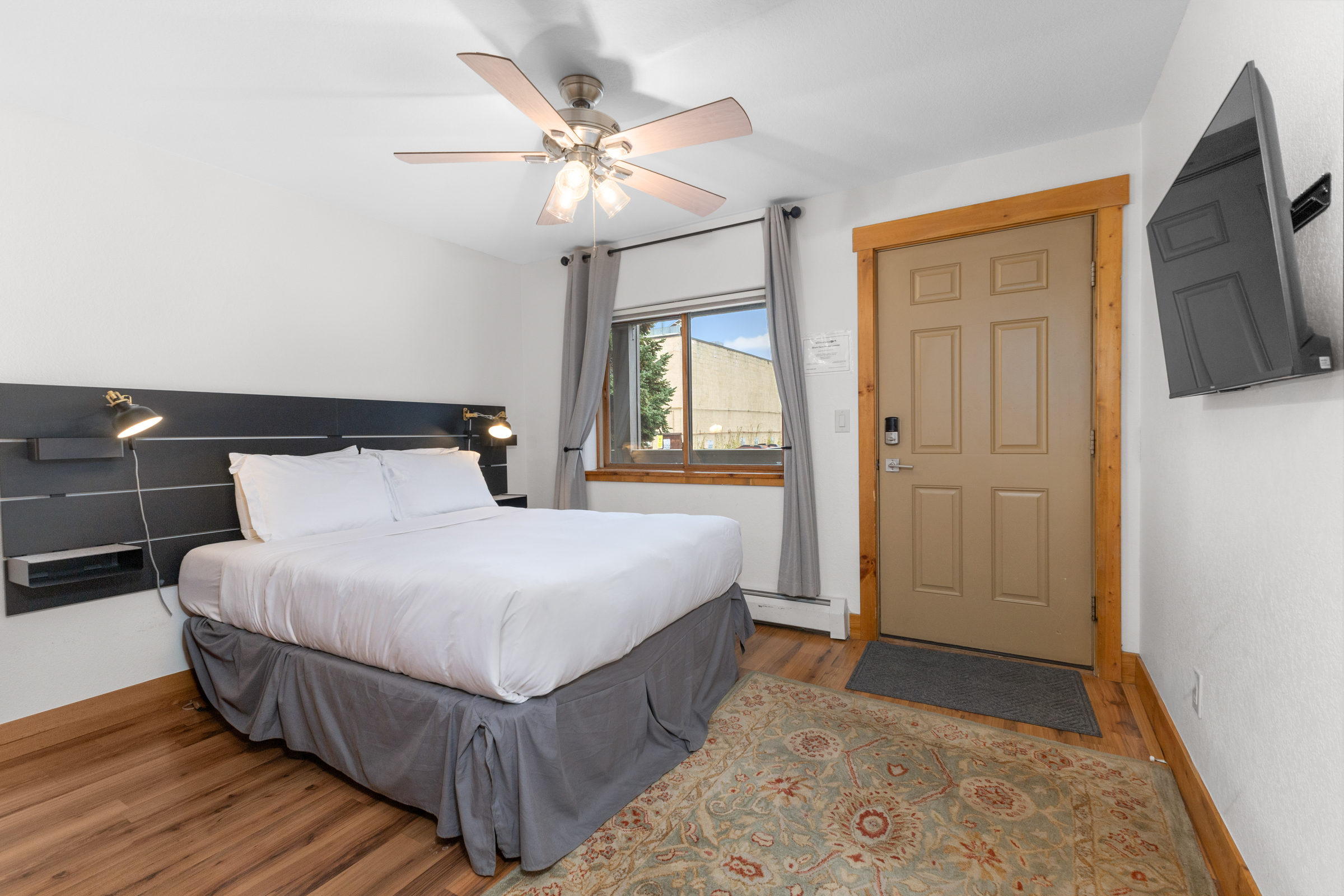 Bedroom 2 | Queenbed | Smart TV