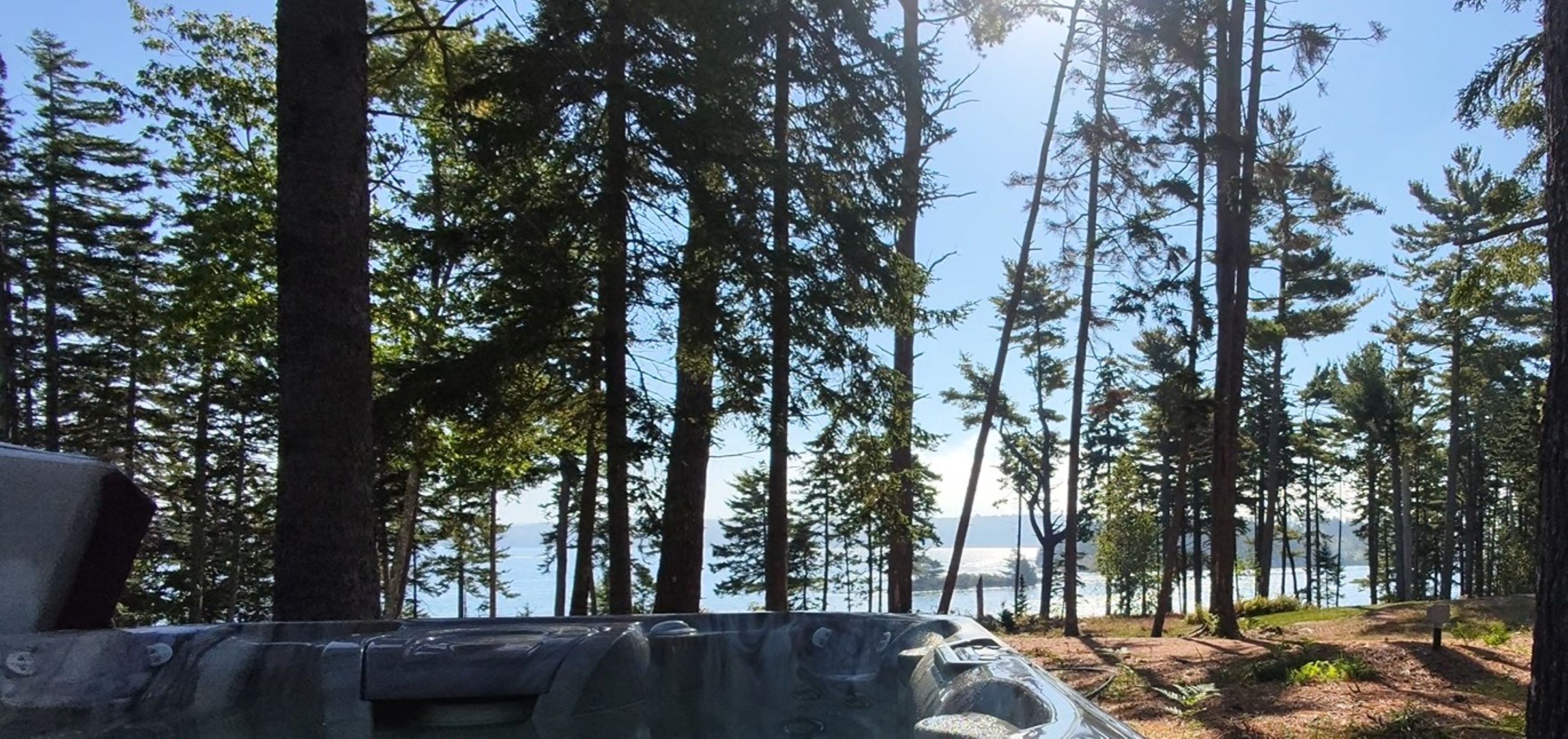 Panoramic views while soaking in the hot tub.