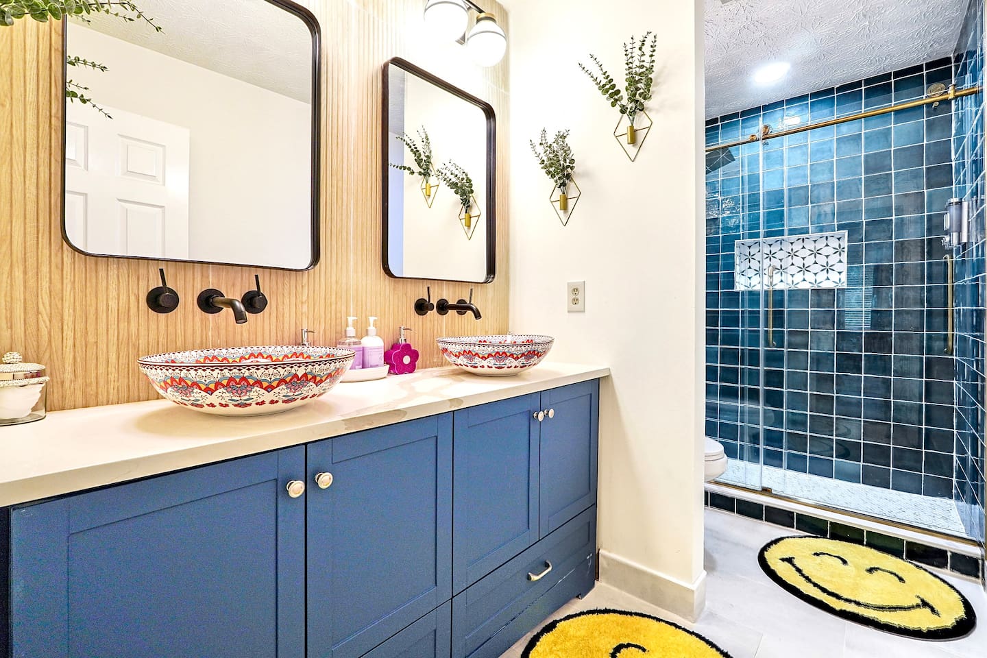 Second floor shared bathroom.