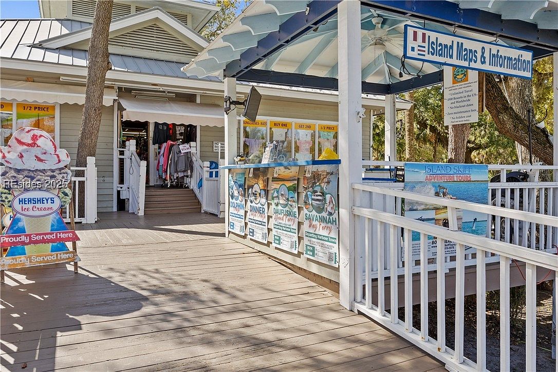 Market area in front Breakers 324 Hilton Head SC 