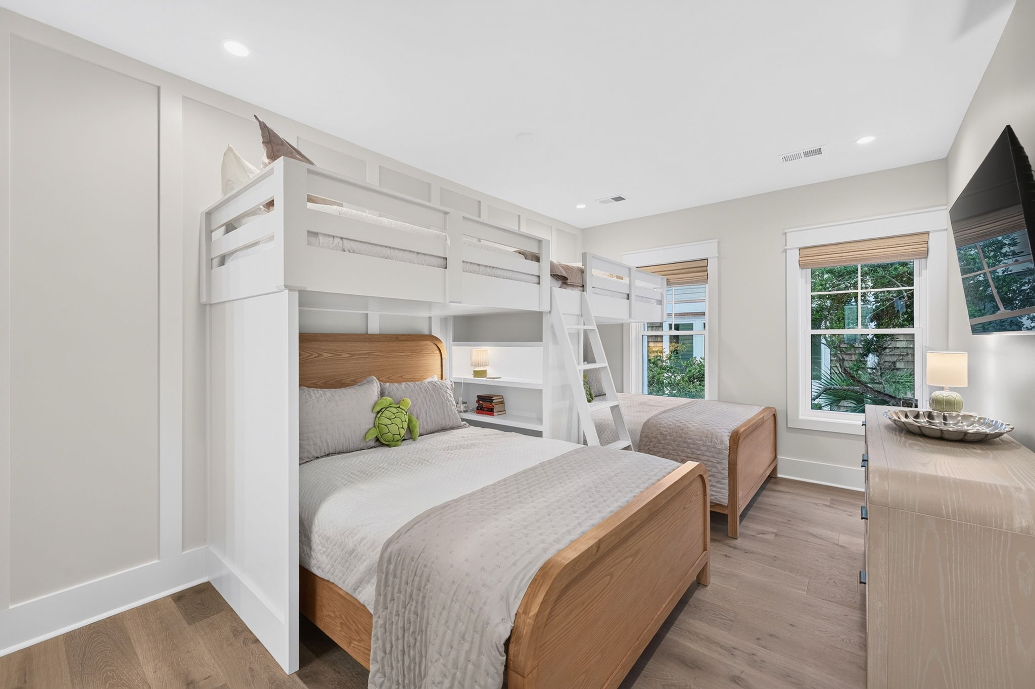 Bedroom 5: Bunk Room Twin over Queen | Tahanan Palms | 3 38th Ave | IOP Escapes