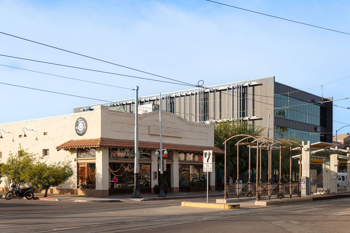 1 block from Time Market and free streetcar to the UofA or downtown.