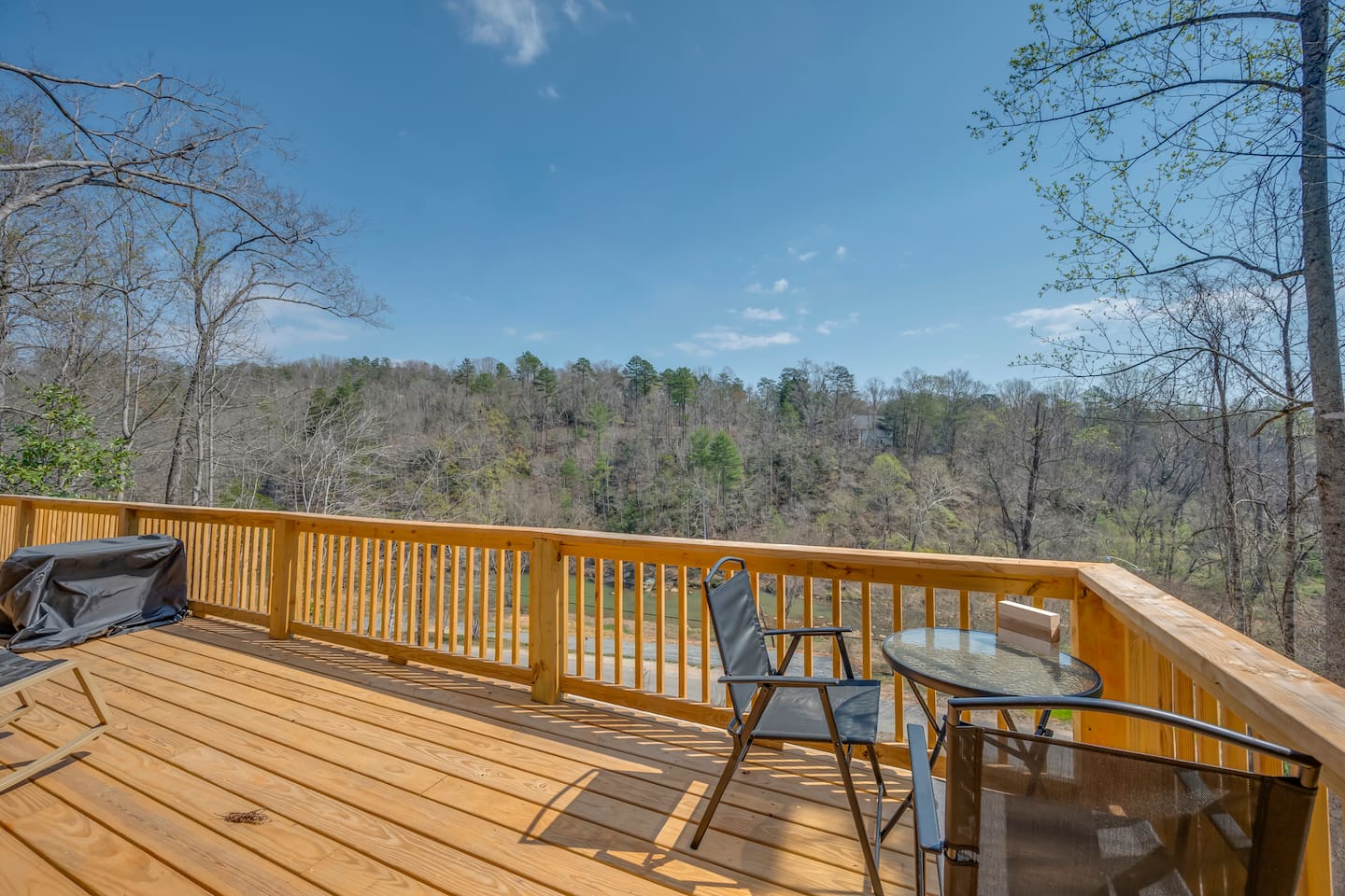 Main deck overlooking the river