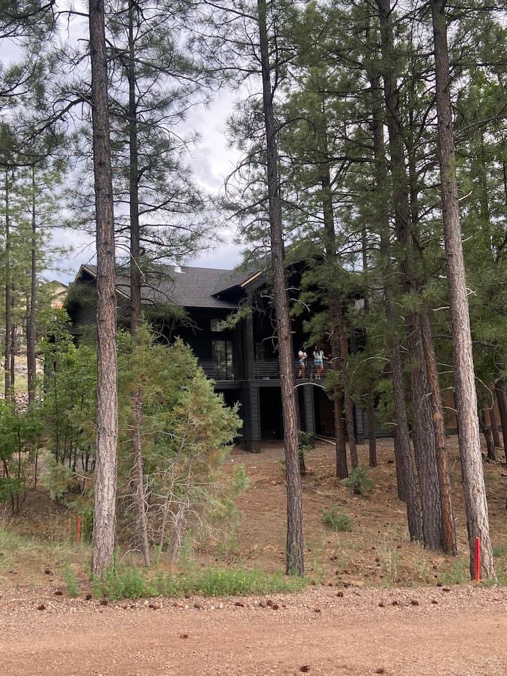 Book your stay at Sage Cabin today!