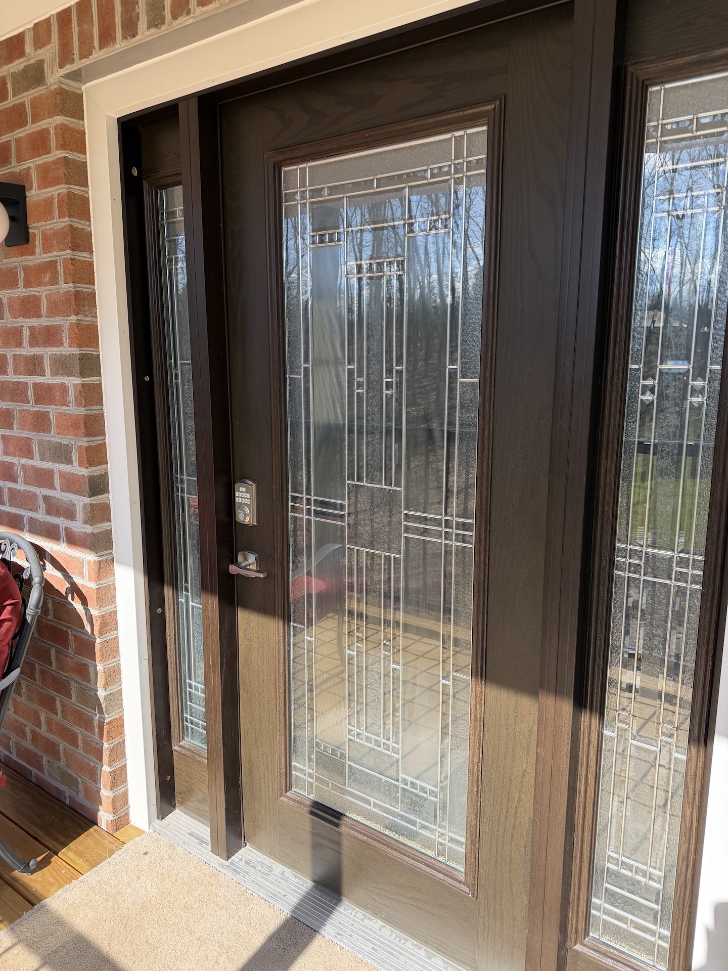 Entry door with keypad lock