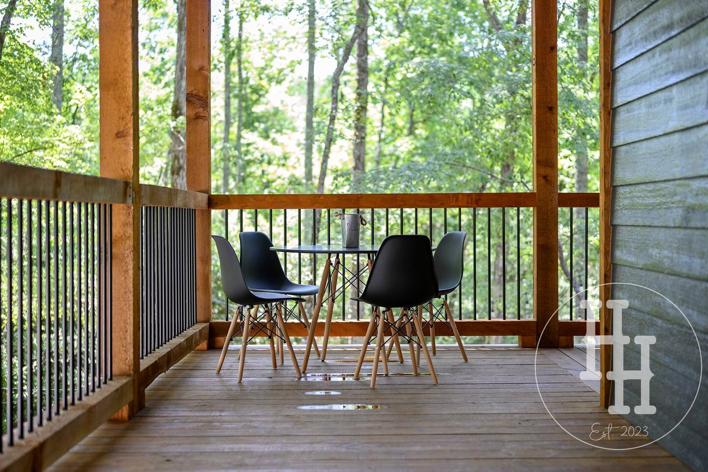 Table with four chairs for outdoor picnics