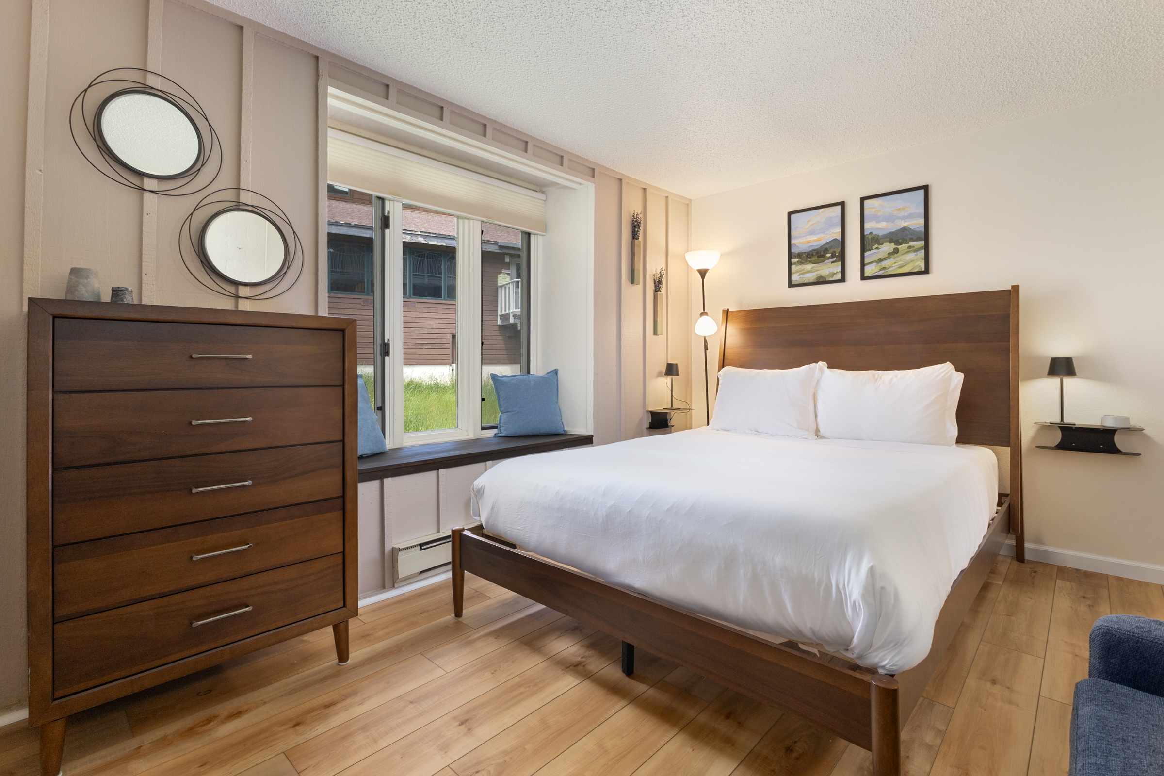 Upper Level Ensuite Bedroom 1 | Queensize Bed