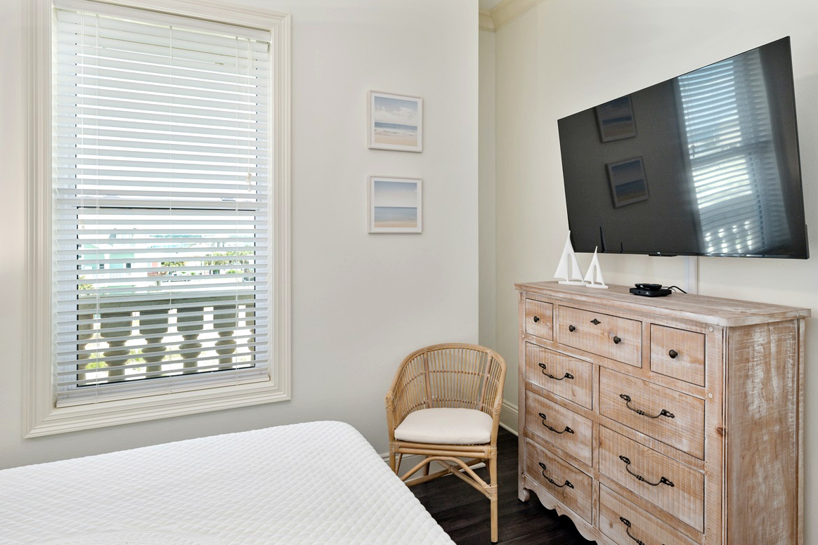 West King Bedroom, 3rd Floor