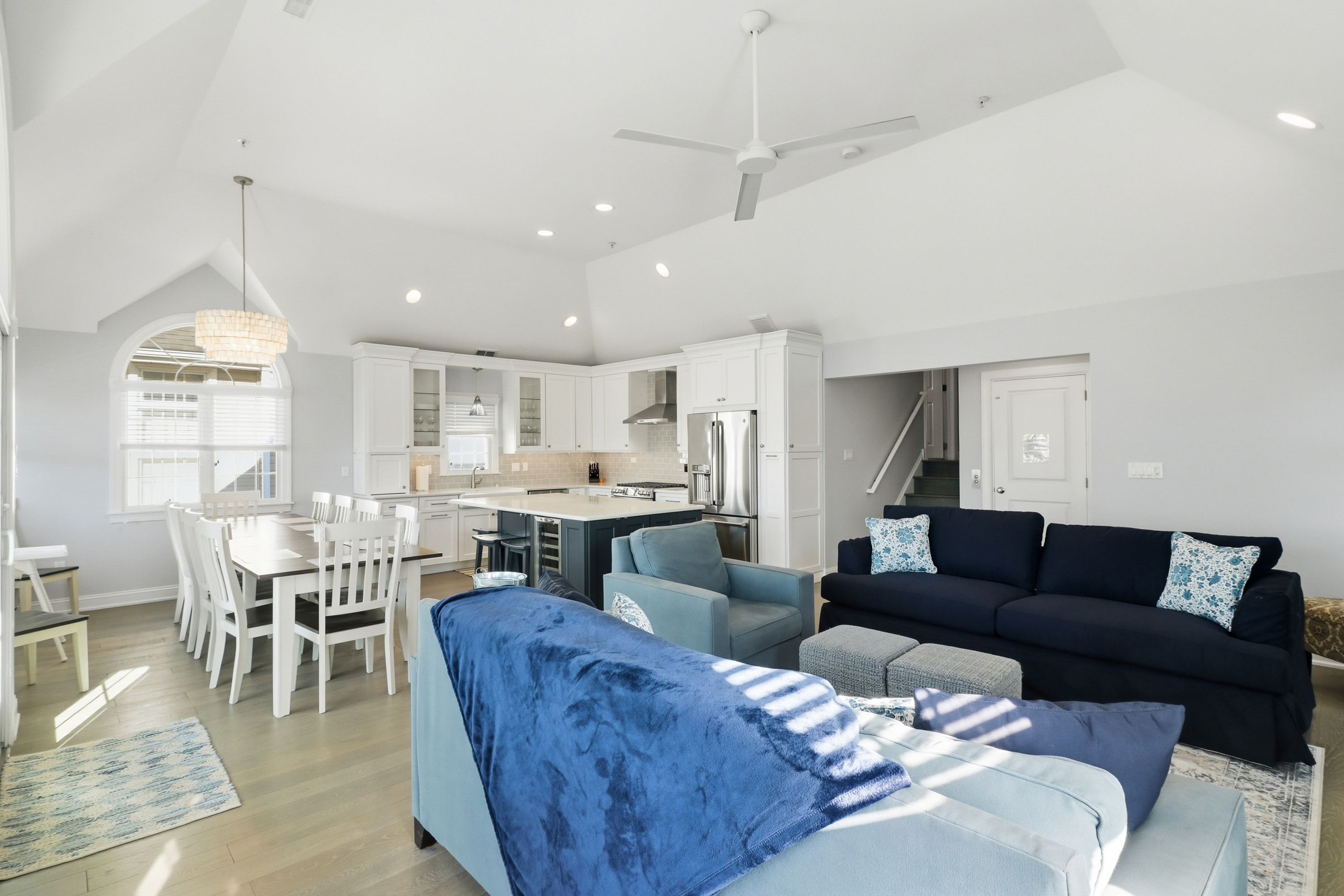 Open-plan space perfect for gatherings and entertaining