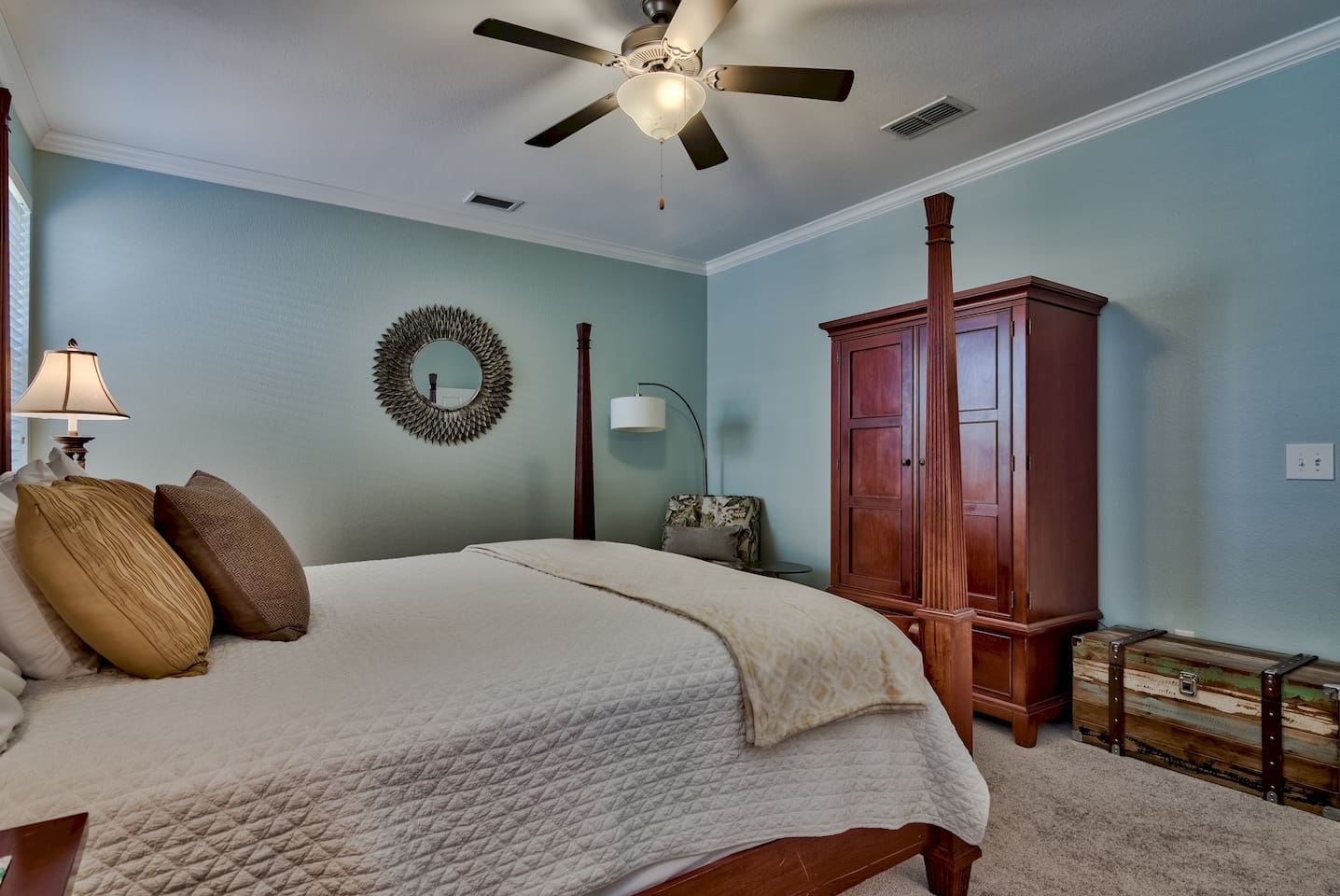 BEDROOM #1- 1ST FLOOR (KING)