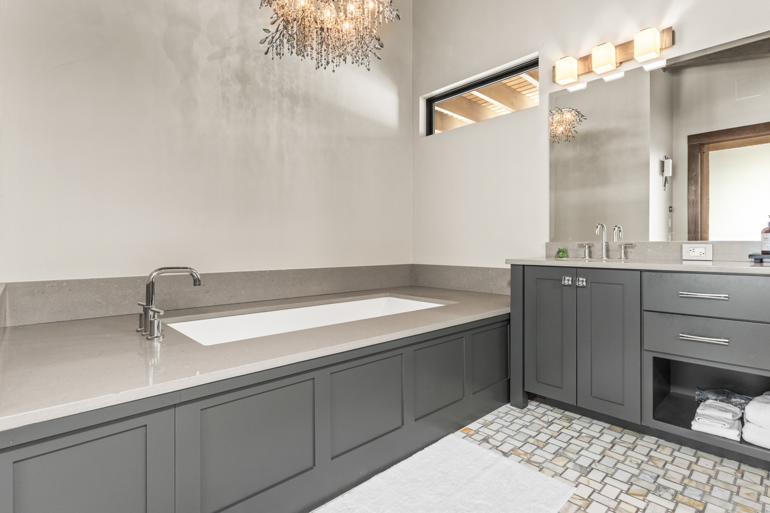 Ensuite Bathroom 1| Soaking Tub