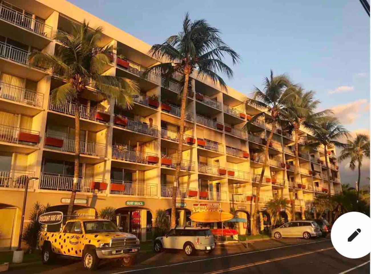 Island Surf Building: please note that only the 1 and 2 bedroom condos have a lanai. 