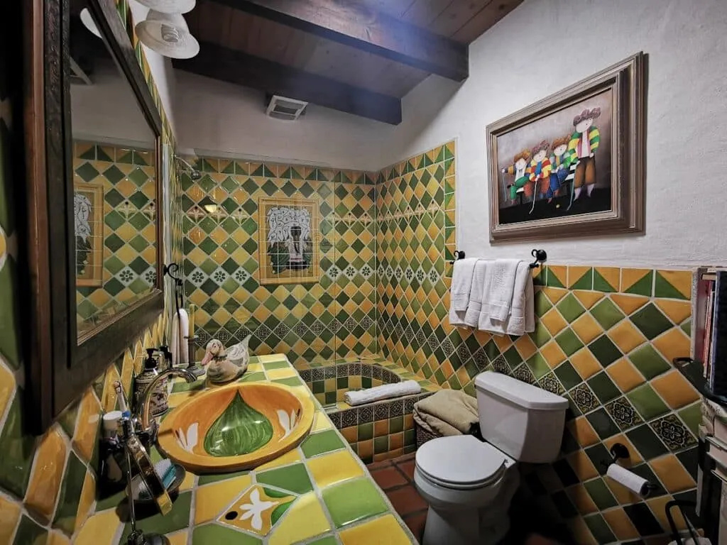Quite Suite with Dedicated bathroom with tub/shower