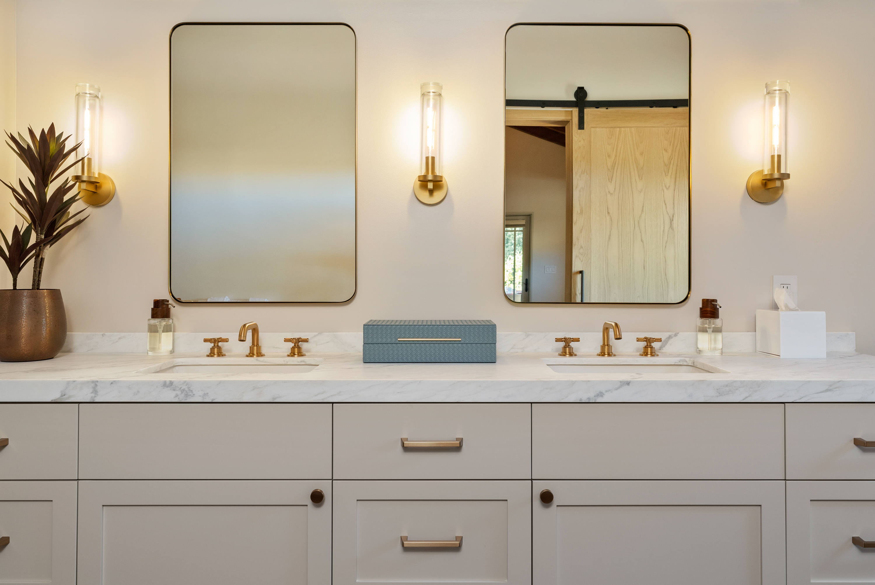 Double vanity for plenty of getting-ready space