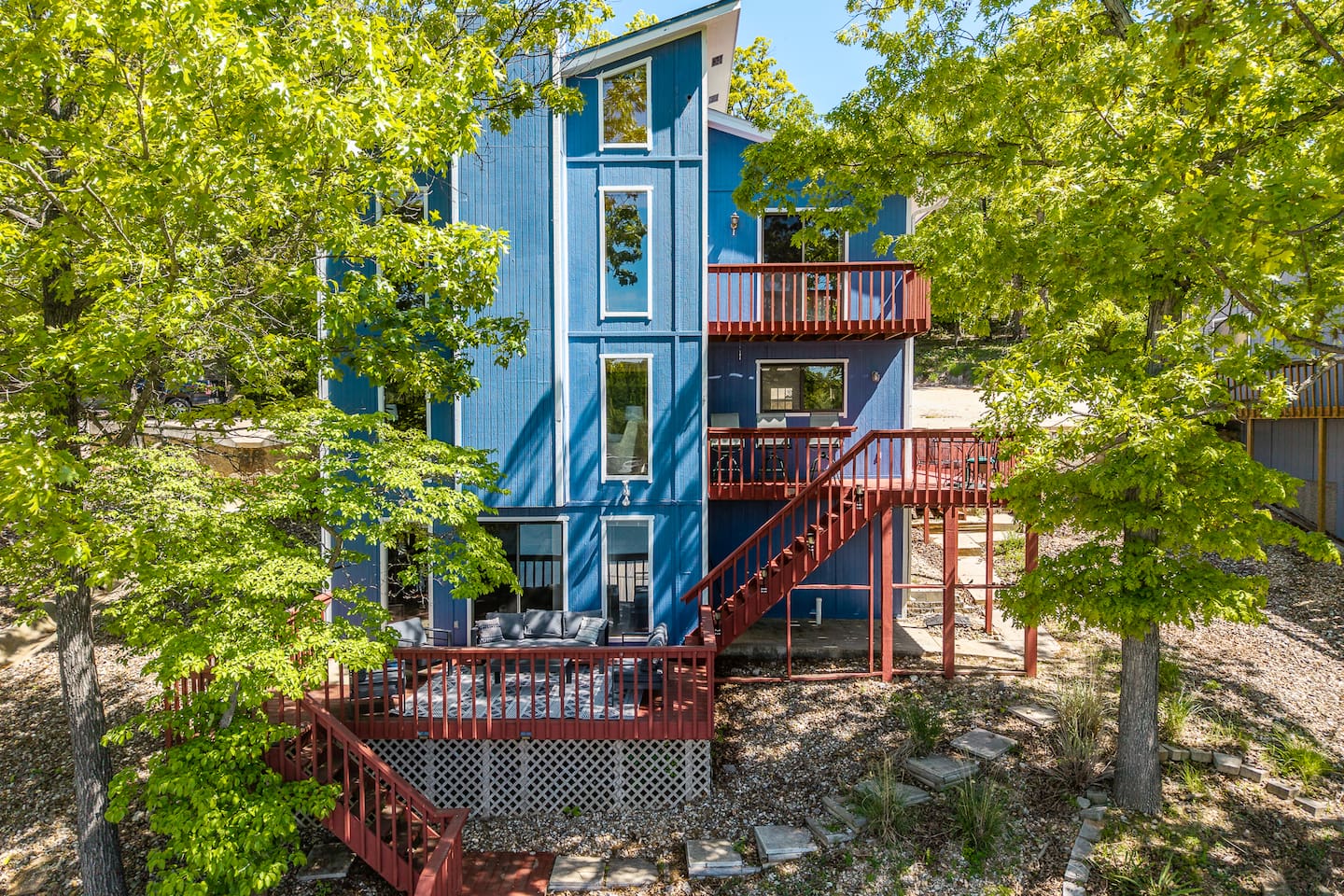 Huckleberry House cozy vacation rental at Sunrise Beach – Lake of the Ozarks