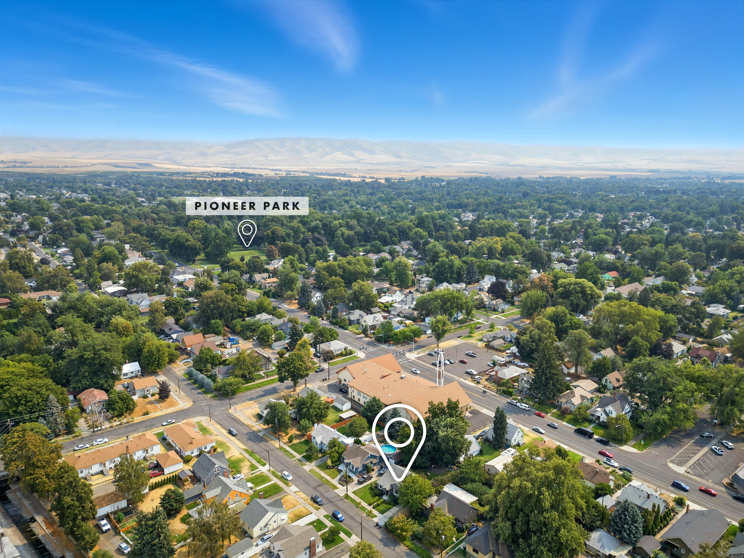 3 blocks to Pioneer Park - Pickleball courts, kids' playground, and aviary