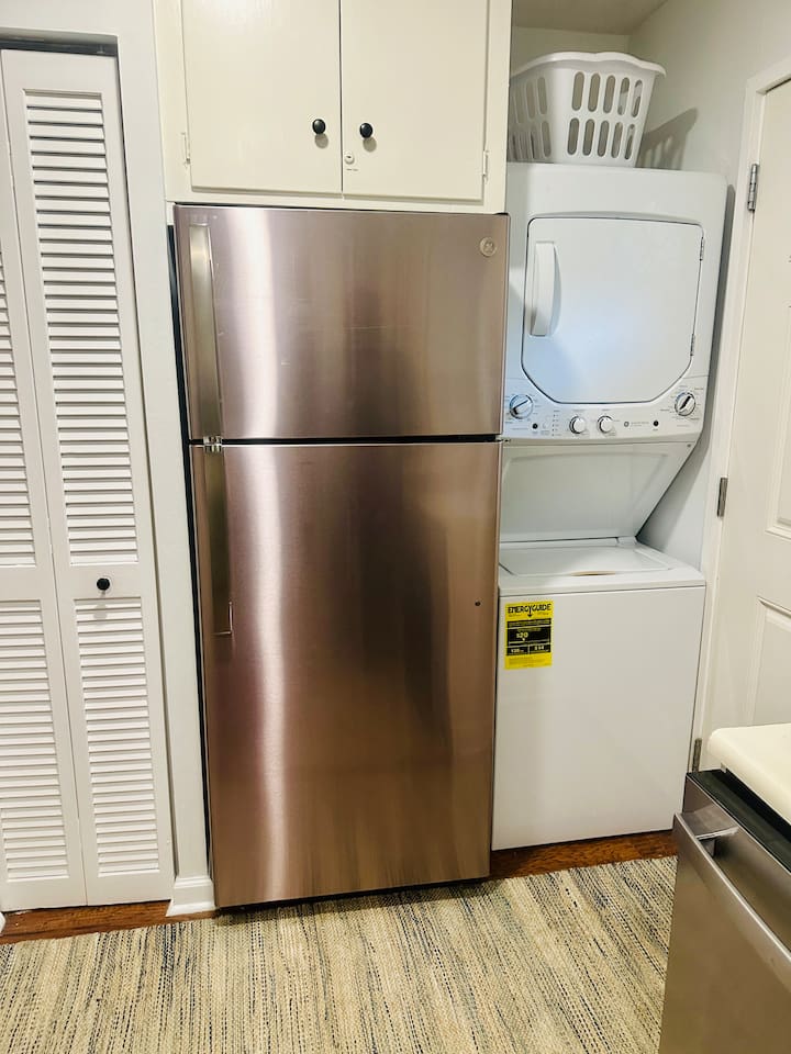 Refrigerator and washer/dryer